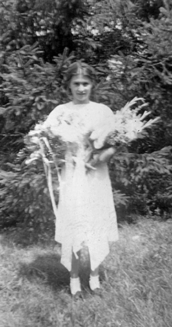 vintage photo of flower girl